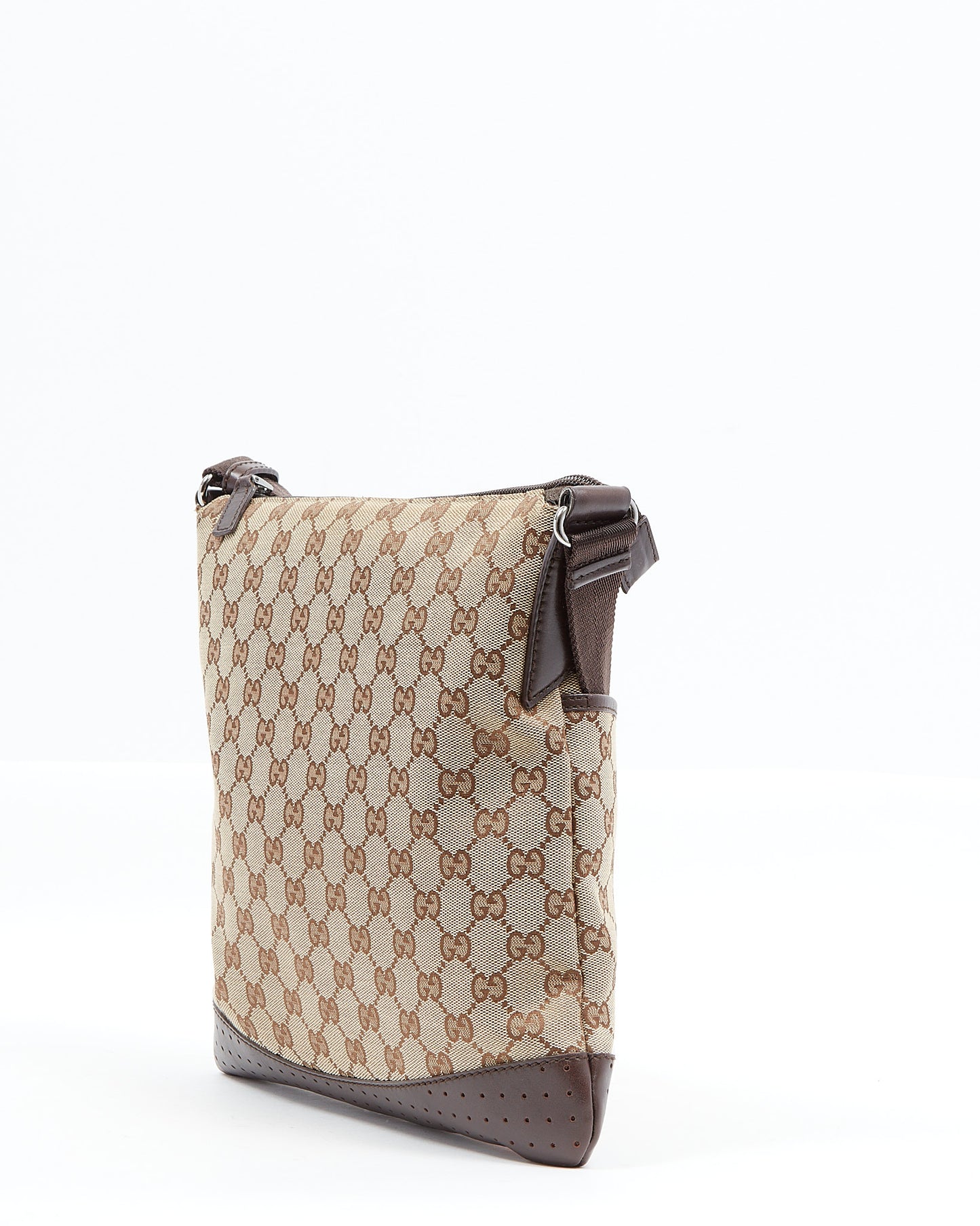 Sac à bandoulière plat en cuir perforé en toile marron GG Gucci