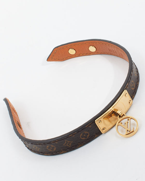 Louis Vuitton Monogram Essential V Bracelet – RETYCHE
