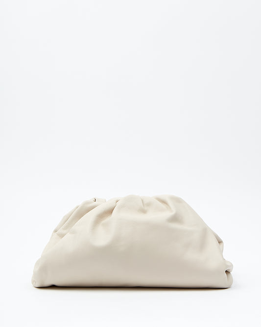 Bottega Veneta pochette en cuir blanc cassé The Pouch