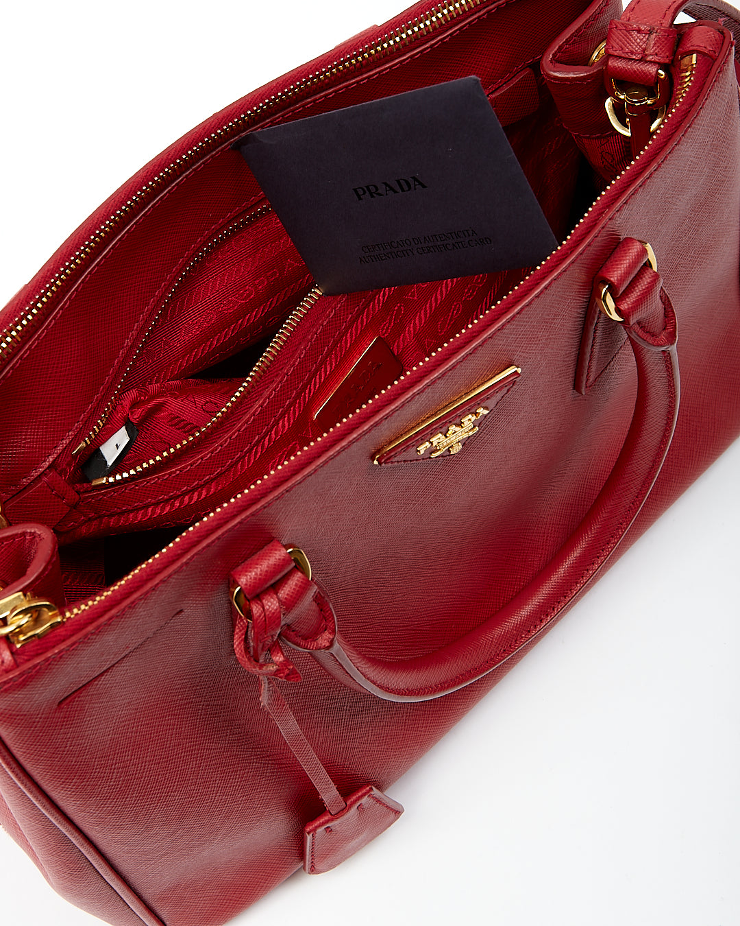 Petit sac fourre-tout Prada rouge Saffiano Lux à double fermeture éclair Galleria