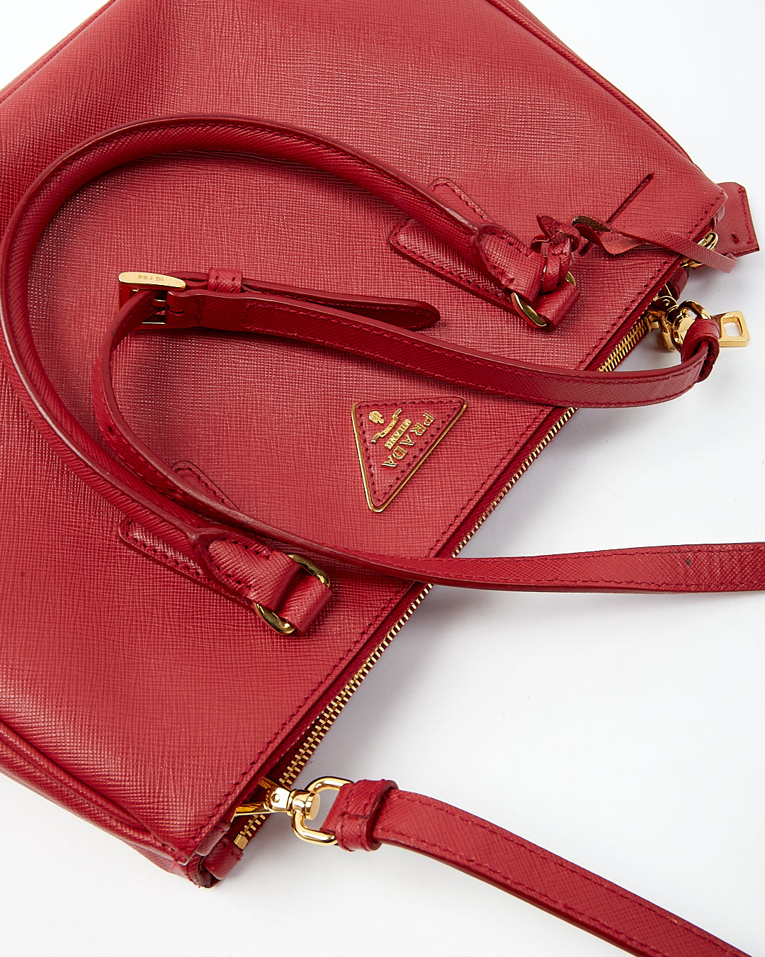 Petit sac fourre-tout Prada rouge Saffiano Lux à double fermeture éclair Galleria