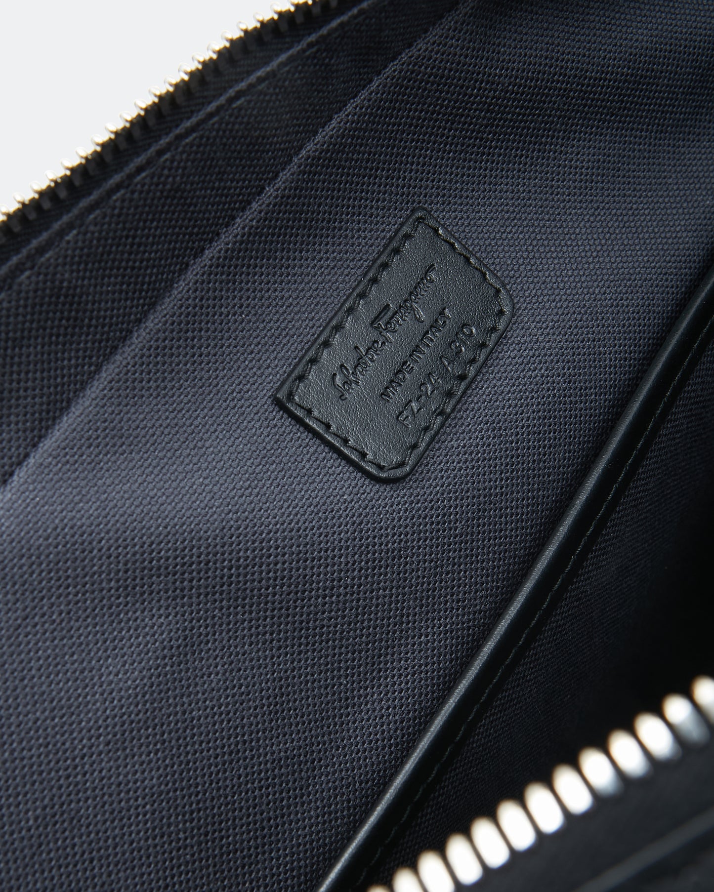 Sac porte-documents en cuir noir Ferragamo