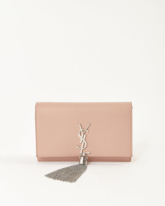 Portefeuille Kate à pompon en cuir grainé Rose Poudre Saint Laurent Sur chaîne