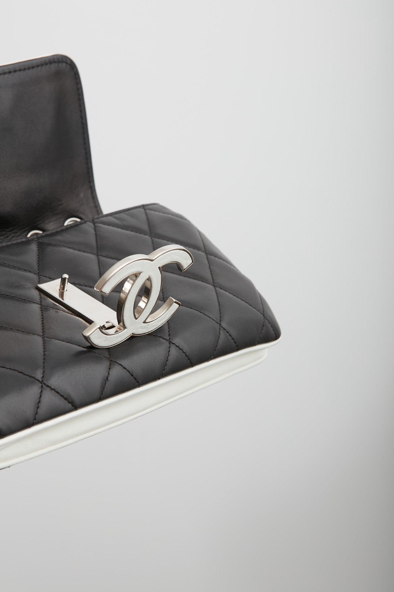 Chanel Black/White Lambskin Fliplock CC Flap Shoulder Bag SHW