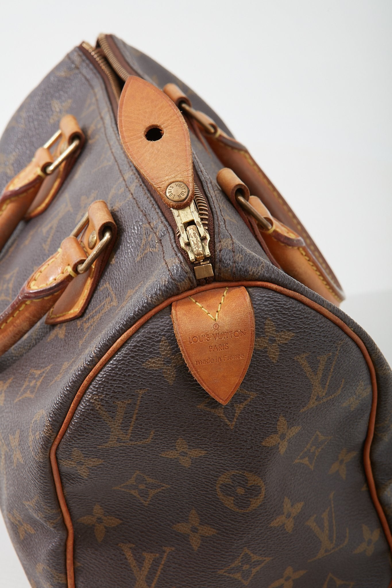 Louis Vuitton Monogram Canvas Speedy 25 Bag