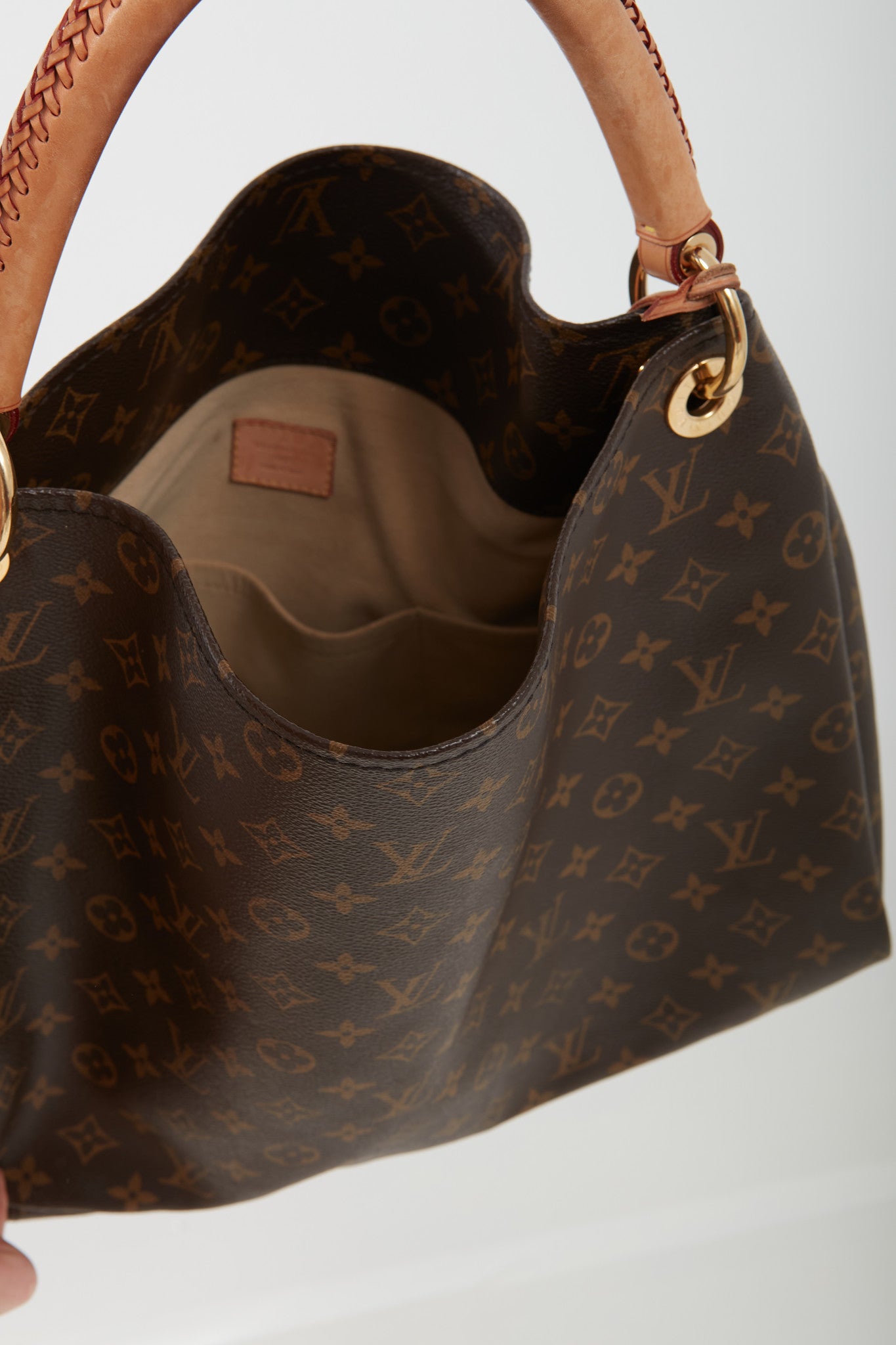 Louis Vuitton Monogram Artsy MM Shoulder Bag