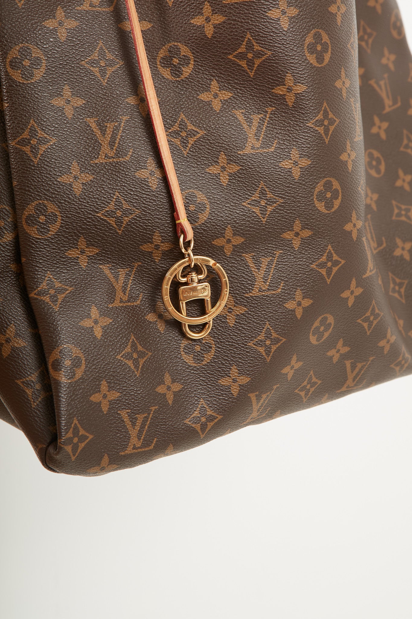 Louis Vuitton Monogram Artsy MM Shoulder Bag