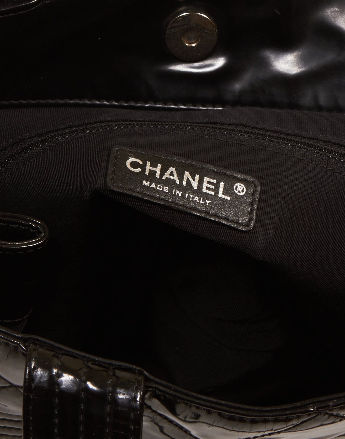 Cabas extensible Paris-Shanghai en cuir verni noir Chanel