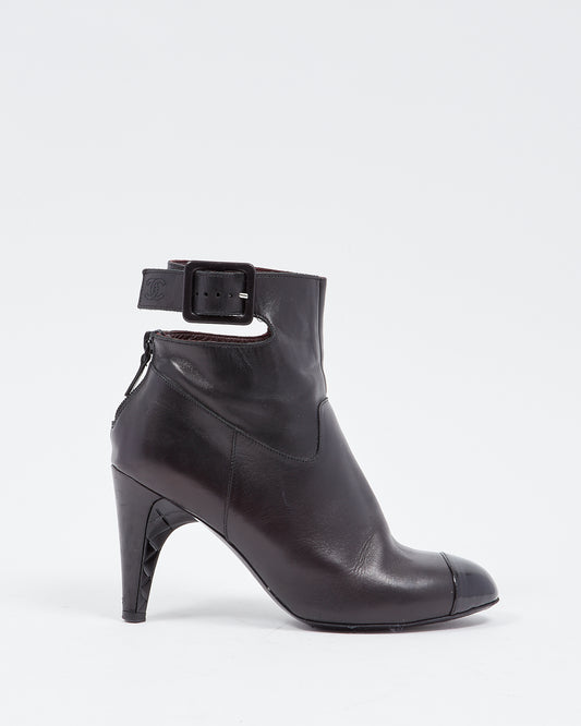 Bottines enveloppantes en cuir lisse noir Chanel - 39