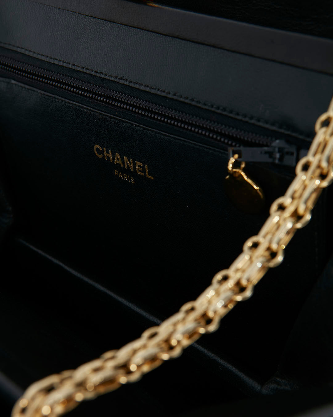 Sac à bandoulière chaîne CC en cuir d'agneau noir vintage Chanel